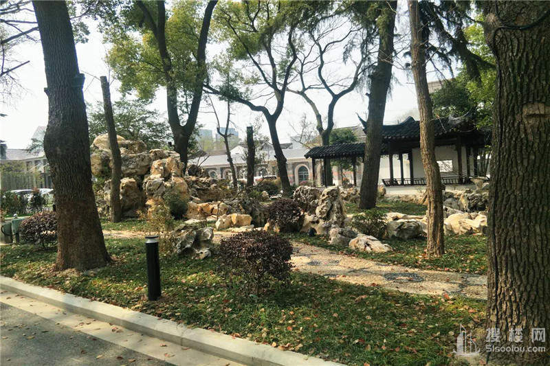 方中大厦面积890平
