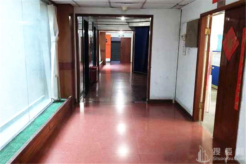 鸿运大厦