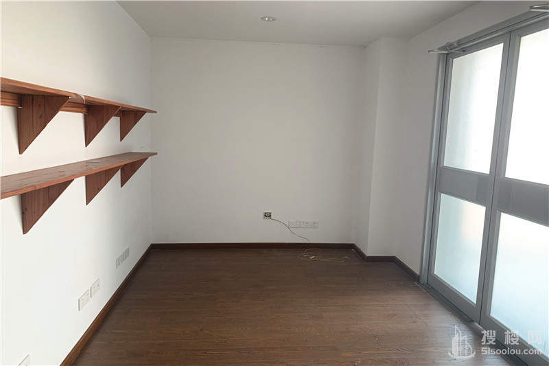 建伟大厦面积225平