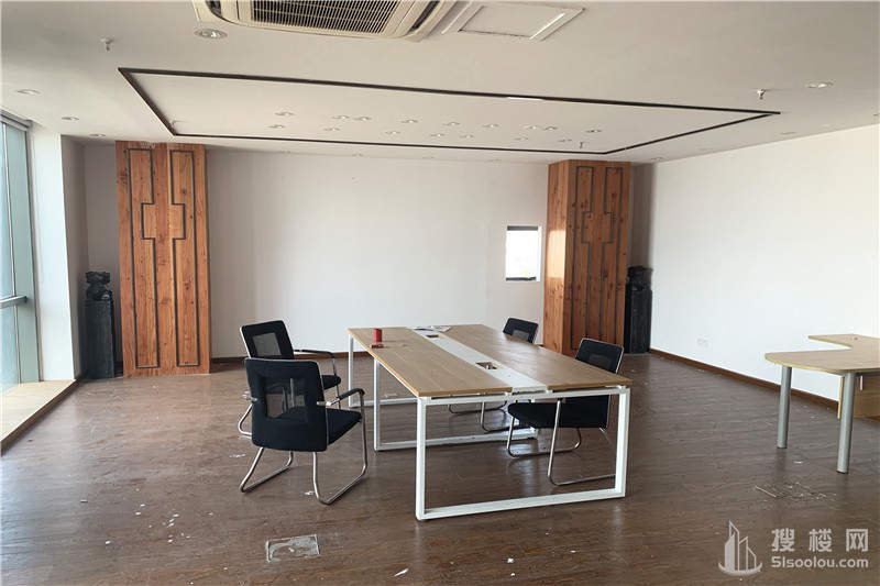 建伟大厦面积232平