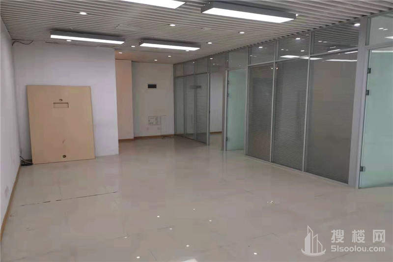 绿地之窗面积135平