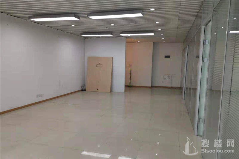 绿地之窗面积135平