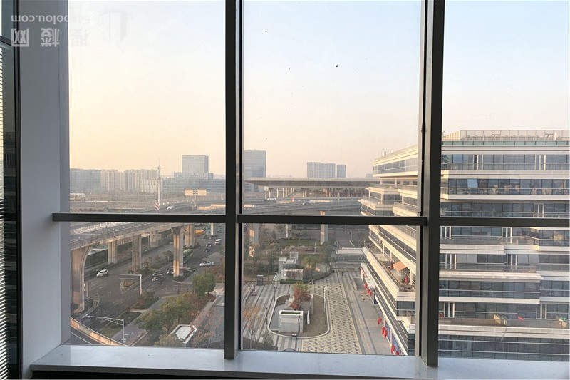 绿地之窗面积145平