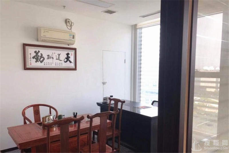 万得大厦面积390平