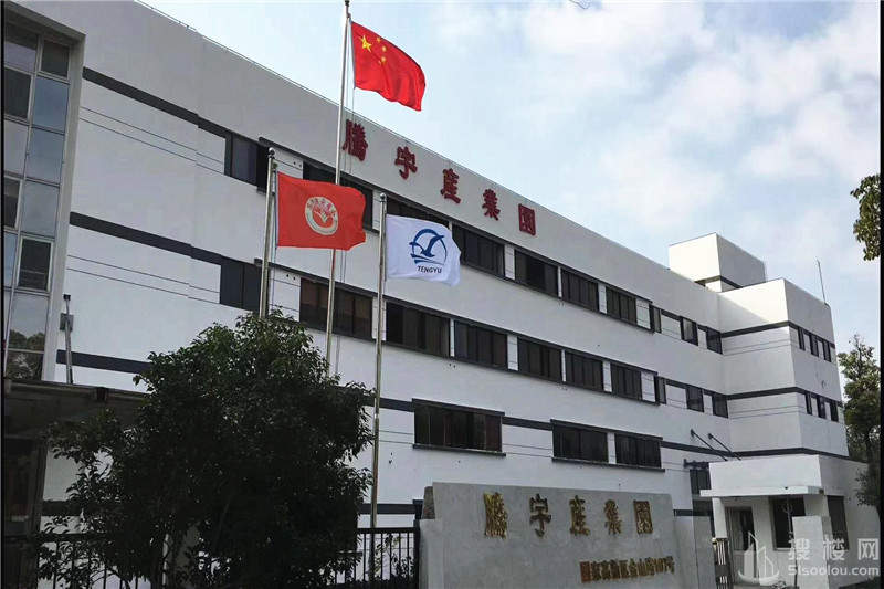 现代大厦面积135平