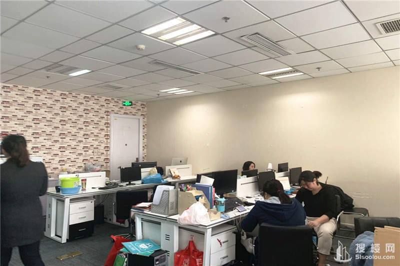 新地中心