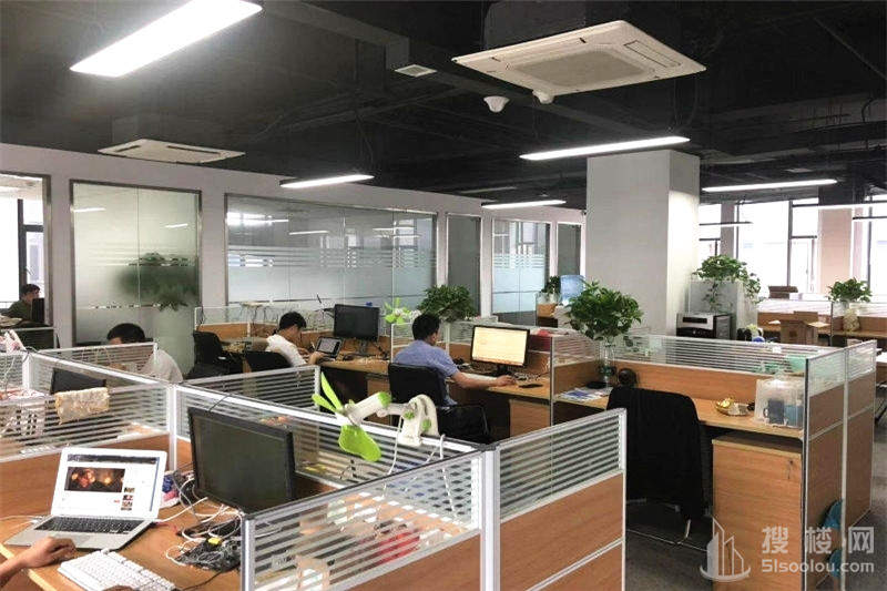 新华汇面积858平