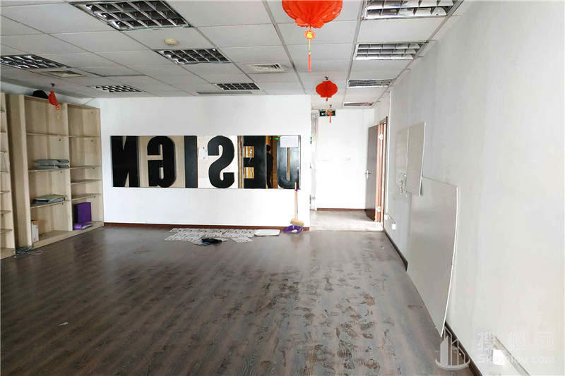 德基大厦面积212平