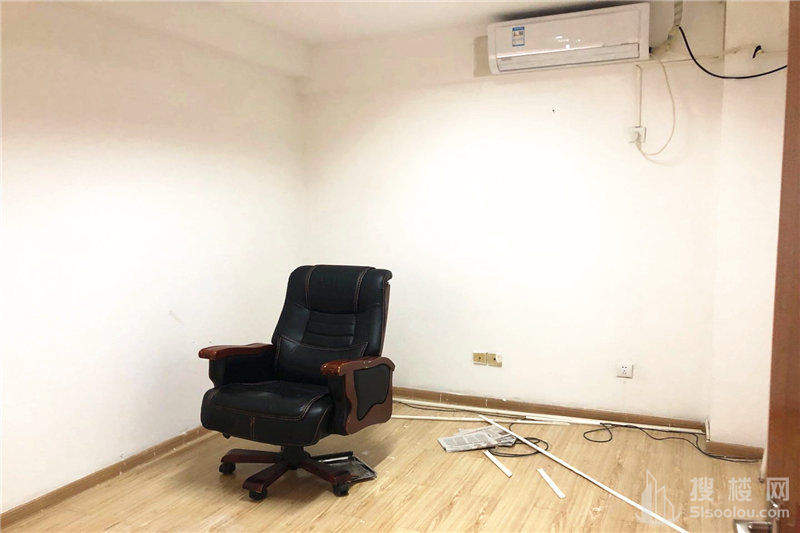 亚都大厦面积134平