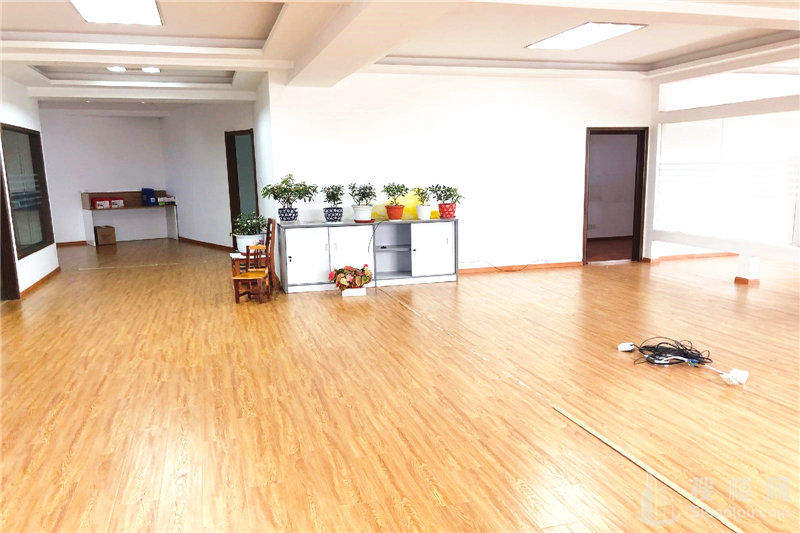 易发科技大厦面积250平