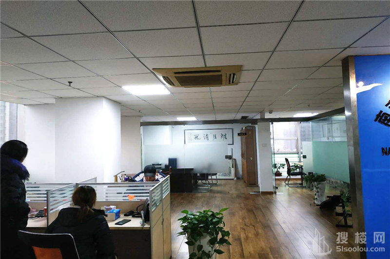 易发信息大厦面积180平
